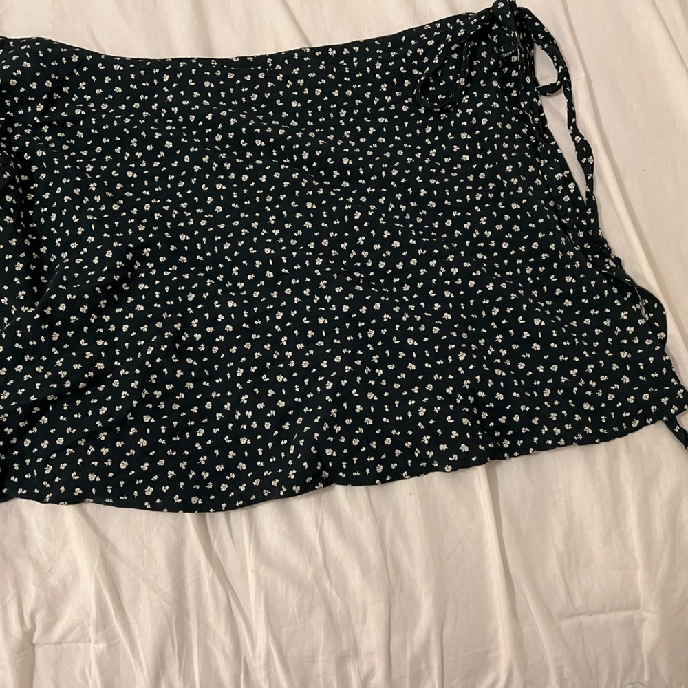 Brandy Melville dark green one size wrap around Skirt.